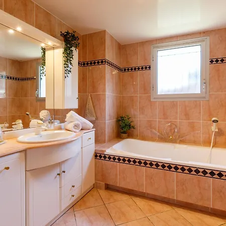 L'oiseau Bleu By Interhome * La Plaine-sur-Mer